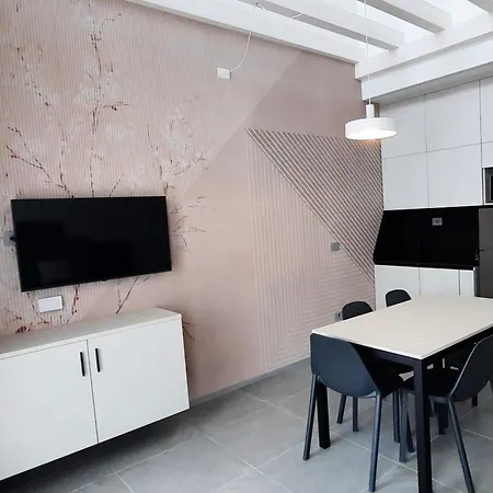 Diana Aparthotel *