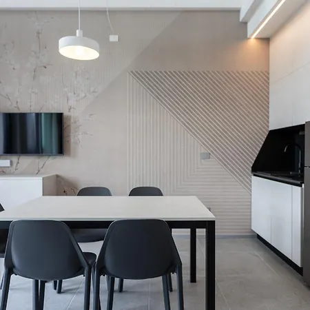 Diana Aparthotel *