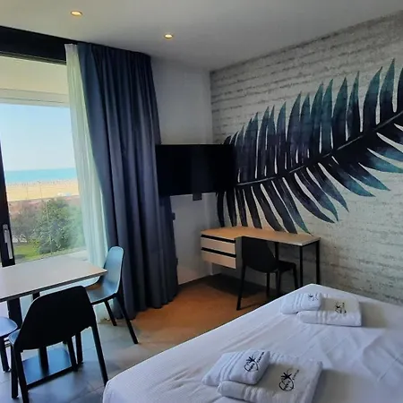 Diana Aparthotel *