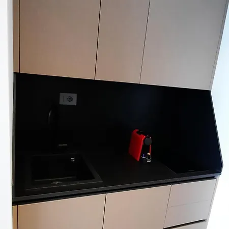 アパートホテル Diana