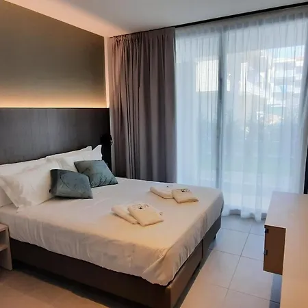 Diana Seafront Aparthotel