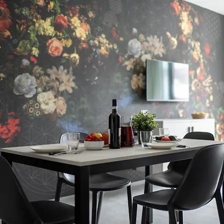 Diana アパートホテル