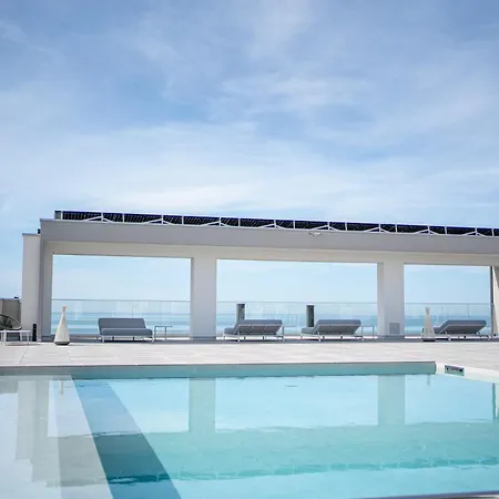 Diana Seafront Aparthotel 3*