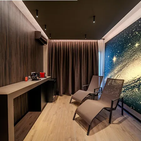Diana Seafront Aparthotel 3*