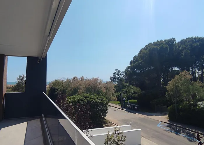 Diana Seafront Aparthotel 3*